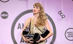 Taylor Swift นำทีมศิลปินคว้ารางวัล American Music Awards 2022