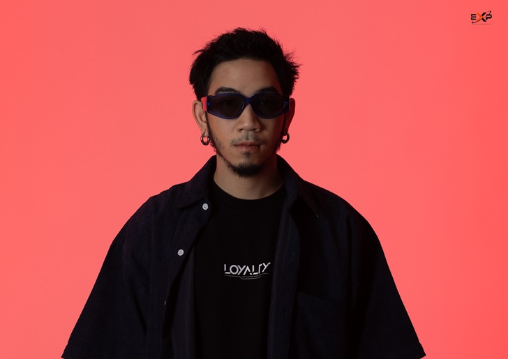 โย One Night Stand 