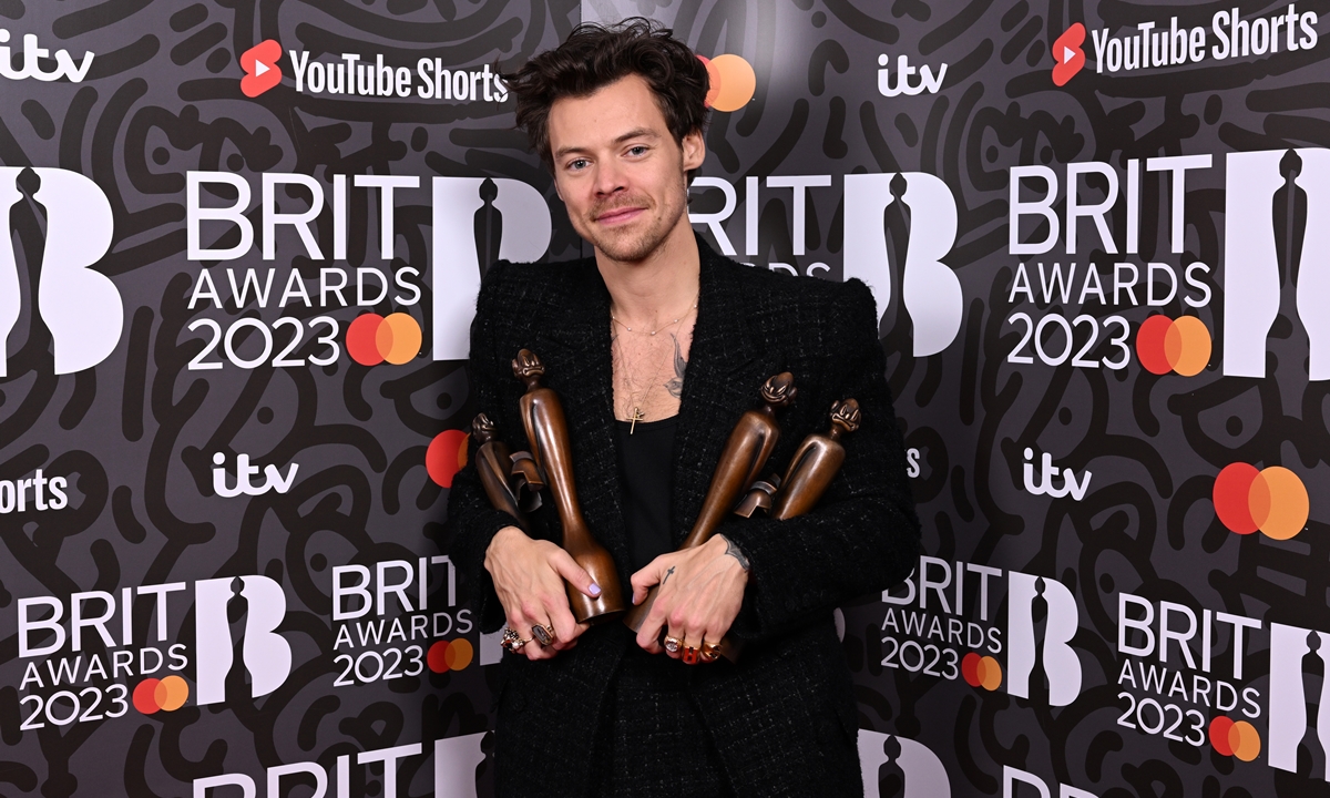 Harry Styles คว้า 4 รางวัลใหญ่จาก Brit Awards 2023