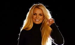 Britney Spears โดนตบหน้าด้วยหลังมือจากบอดี้การ์ดของนักบาสฯ Victor Wembanyama