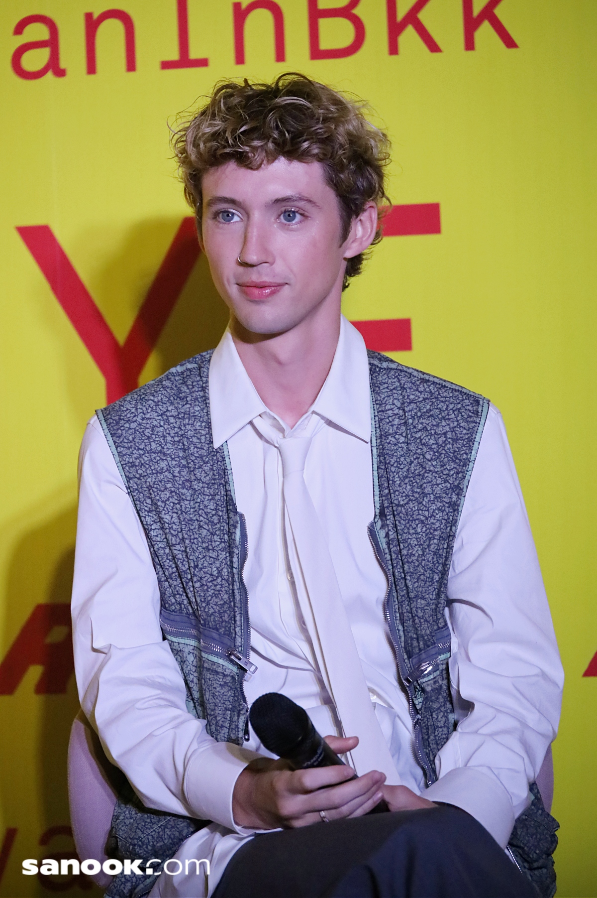 Feel The Rush : Troye Sivan Press Conference