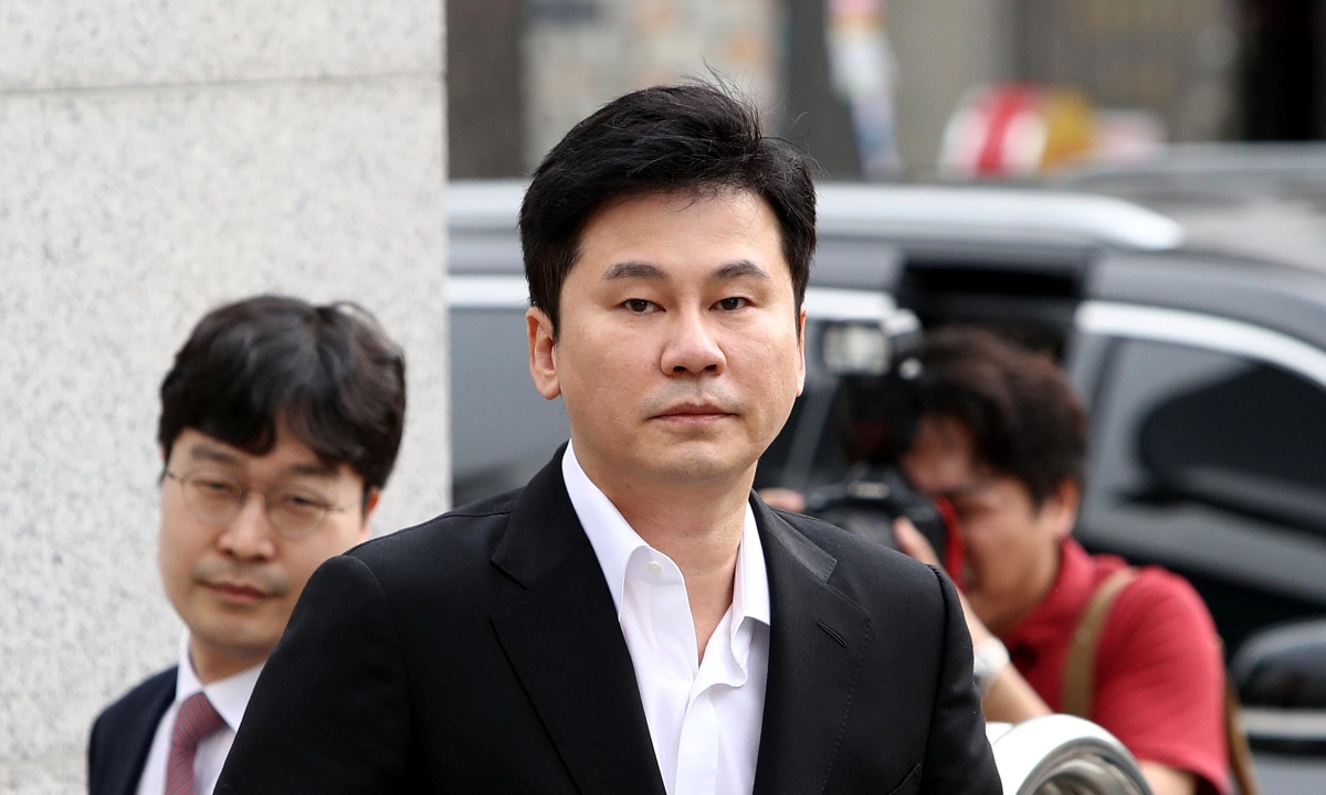 ยางฮยอนซอก YG ถูกอัยการขอศาลตัดสินจำคุก 3 ปี ฐานข่มขู่เพื่อปกปิดข้อมูลคดีของ B.I