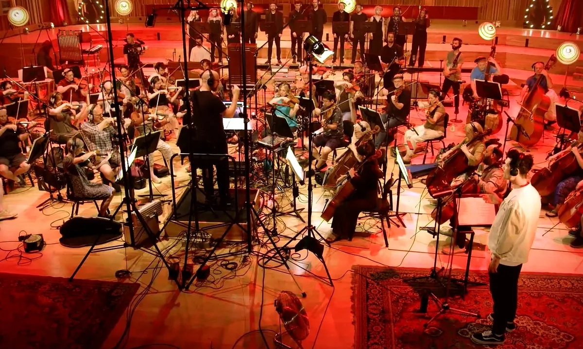 Bastille จับมือ Hans Zimmer ส่ง “Pompeii MMXXIII” ฉลองเพลงครบรอบ 10 ปี
