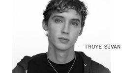 TROYE SIVAN ปล่อยอัลบั้มใหม่ "SOMETHING TO GIVE EACH OTHER"