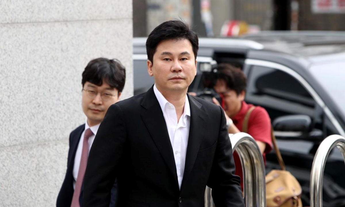 ยางฮยอนซอก โปรดิวเซอร์ YG ถูกตัดสินจำคุก 6 เดือน รอลงอาญา 1 ปี ข้อหาข่มขู่