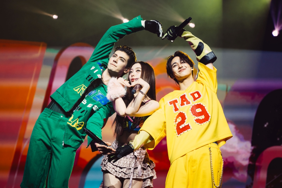 XOXO MULTIVERSE CONCERT