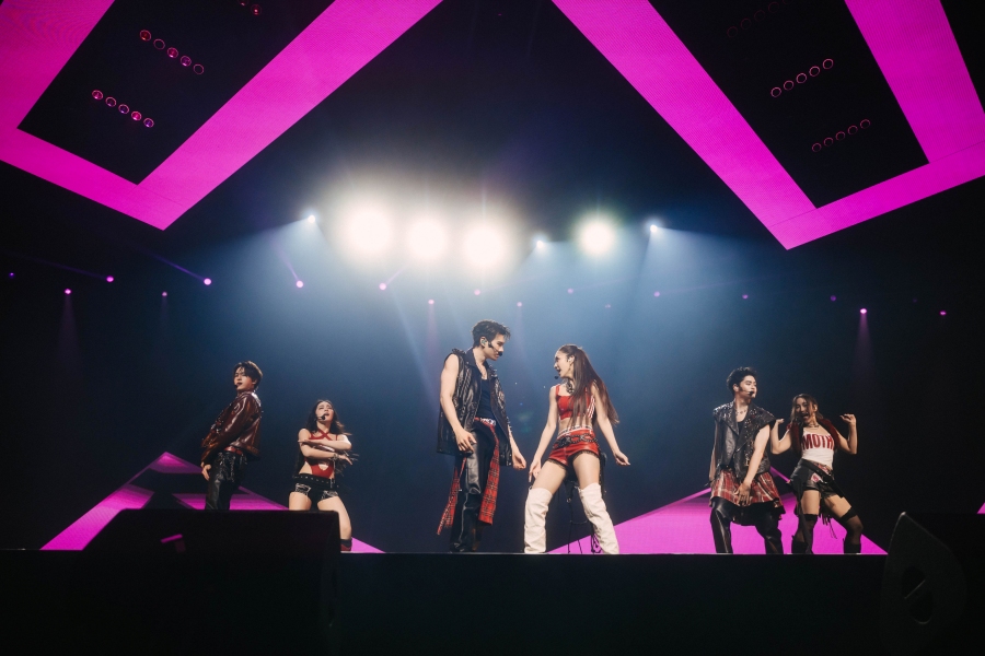 XOXO MULTIVERSE CONCERT