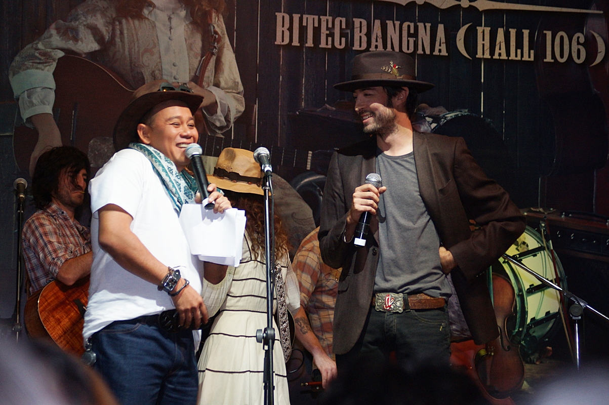 Palmy barefoot Acoustic Concert