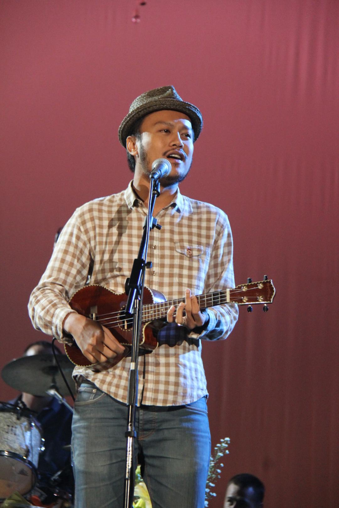 Palmy Barefoot Acoustic Concert