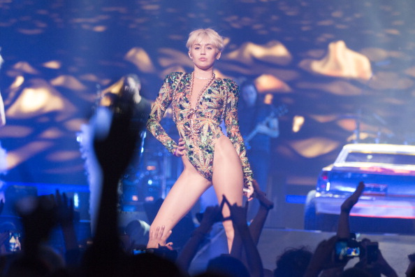 ไมลีย์ ไซรัส Bangerz Tour