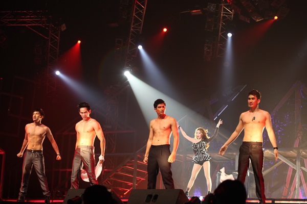 คอนเสิร์ต 10 Years of Love