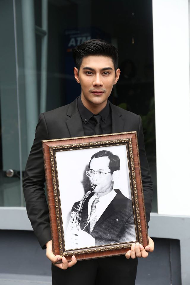 บริษัทอาร์เอส ถวายสักการะพระบรมฉายาลักษณ์ ในหลวงรัชกาลที่ 9