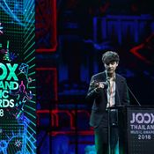 เหตุใด The TOYS จึงพูดอะไรไม่ออกตอนรับรางวัลศิลปินยอดนิยมแห่งปี JOOX Awards 2018