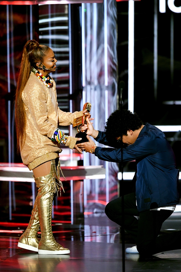 Janet Jackson กับสุนทรพจน์เพื่อเพศหญิงบนเวที Billboard Music Awards 2018