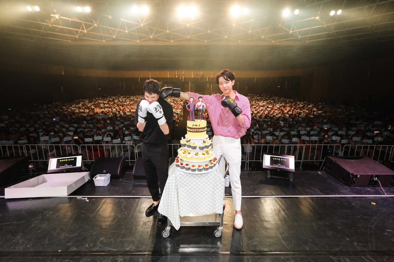 2018 LEE JONG HYUN & LEE JUNG SHIN 1st FANMEETING 'J VS J' IN BANGKOK