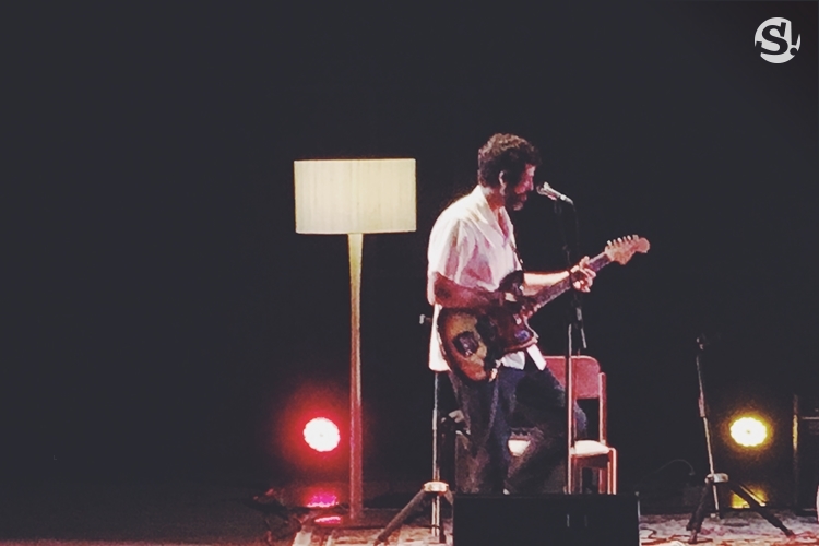 ความนุ่มละไมในห้องนั่งเล่นแห่งเสียงเพลงของ “HYHBKK Live! with Devendra Banhart Solo”