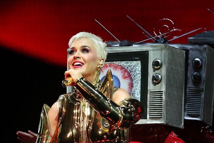 สาวก Katy Perry โวย! “อ้ายเอ๋ย” ของ ส้มป่อย สก๊อยลื้อ ทำนองคล้ายเพลงดัง “Roar”