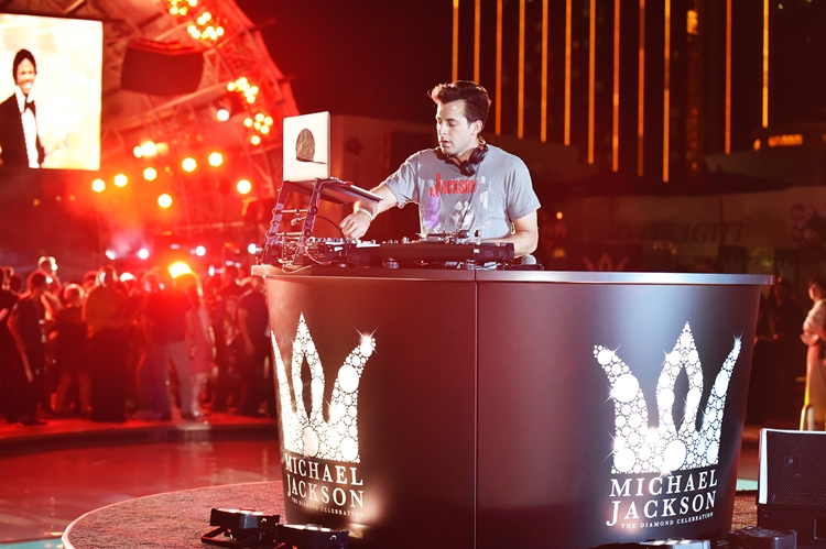 จาก 5 เพลงดังของ “Michael Jackson” สู่ “Diamonds are Invincible” ฝีมือ “Mark Ronson”