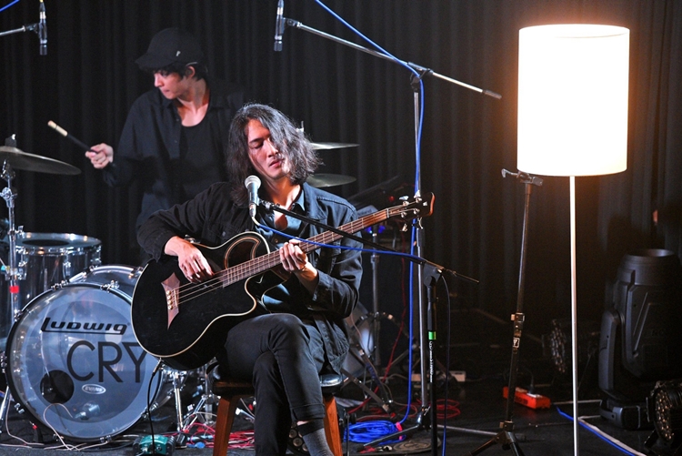 “The Yers” กับบทเพลงร้าวราน ท่ามกลางเม็ดฝนโปรยปรายใน “Cry Secret Session”