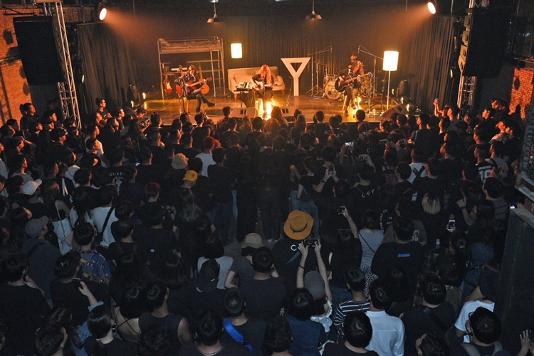 “The Yers” กับบทเพลงร้าวราน ท่ามกลางเม็ดฝนโปรยปรายใน “Cry Secret Session”