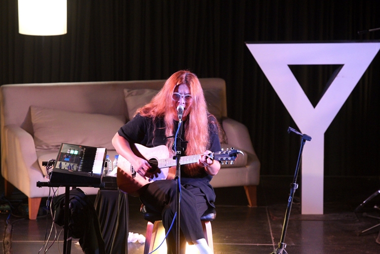 “The Yers” กับบทเพลงร้าวราน ท่ามกลางเม็ดฝนโปรยปรายใน “Cry Secret Session”