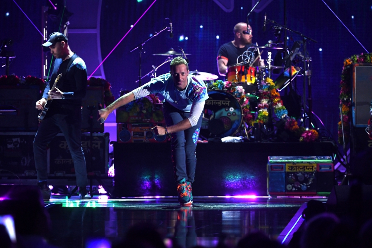 เซอร์ไพรส์! “Coldplay” ปล่อยเพลงใหม่ในนาม “Los Unidades” ร่วมงาน “Pharrell Williams”