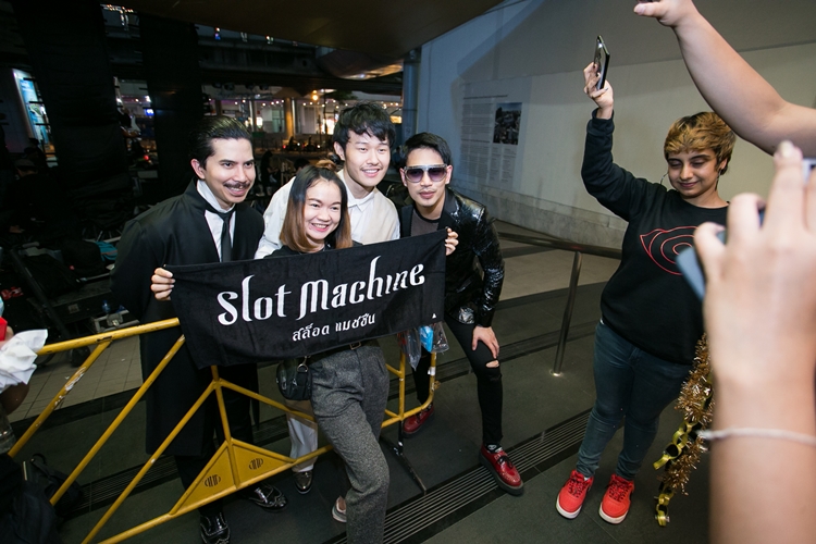 5 ความน่าสนใจเมื่อ “Slot Machine” ยึดพื้นที่หอศิลป์กรุงเทพฯ โชว์เพลงใหม่สุดเดือด!