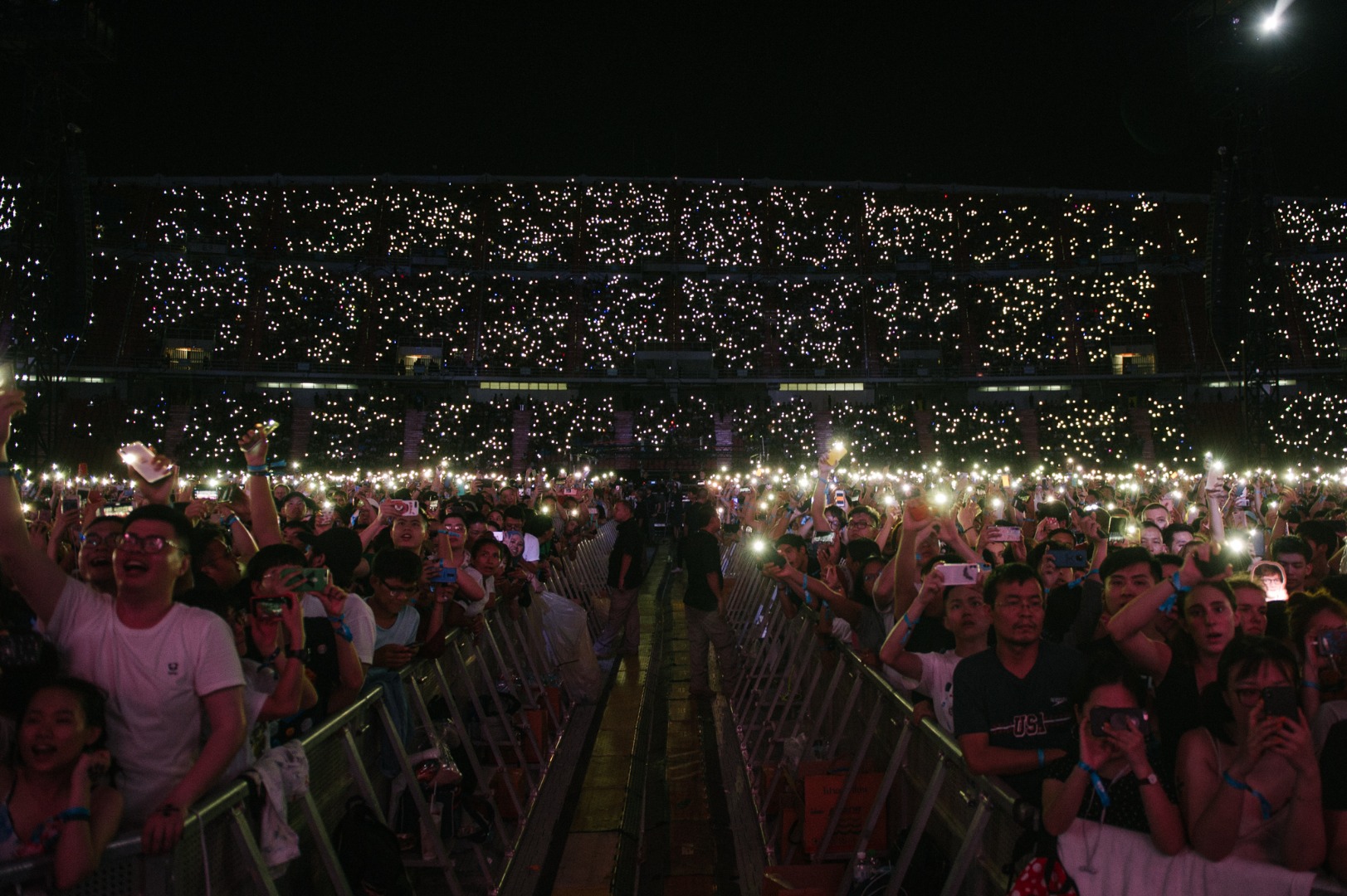 Ed Sheeran Divide World Tour 2019 with special guest ONE OK ROCK