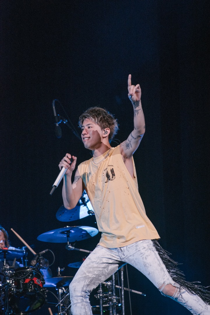 Ed Sheeran Divide World Tour 2019 with special guest ONE OK ROCK