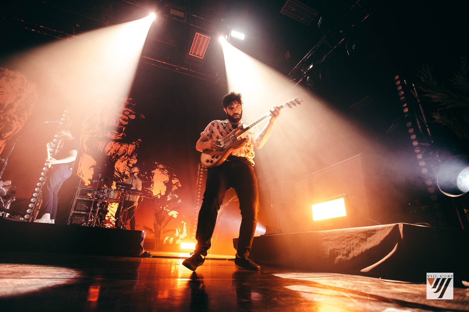 เมื่อ Foals Live in Bangkok ทำให้อุณหภูมิที่รายล้อมร้อนเร่าร้อนแรงขึ้นเรื่อยๆ อย่างไม่รู้เนื้อรู้ตัว