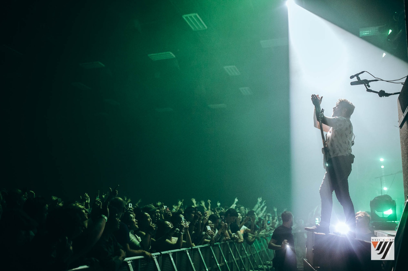 เมื่อ Foals Live in Bangkok ทำให้อุณหภูมิที่รายล้อมร้อนเร่าร้อนแรงขึ้นเรื่อยๆ อย่างไม่รู้เนื้อรู้ตัว