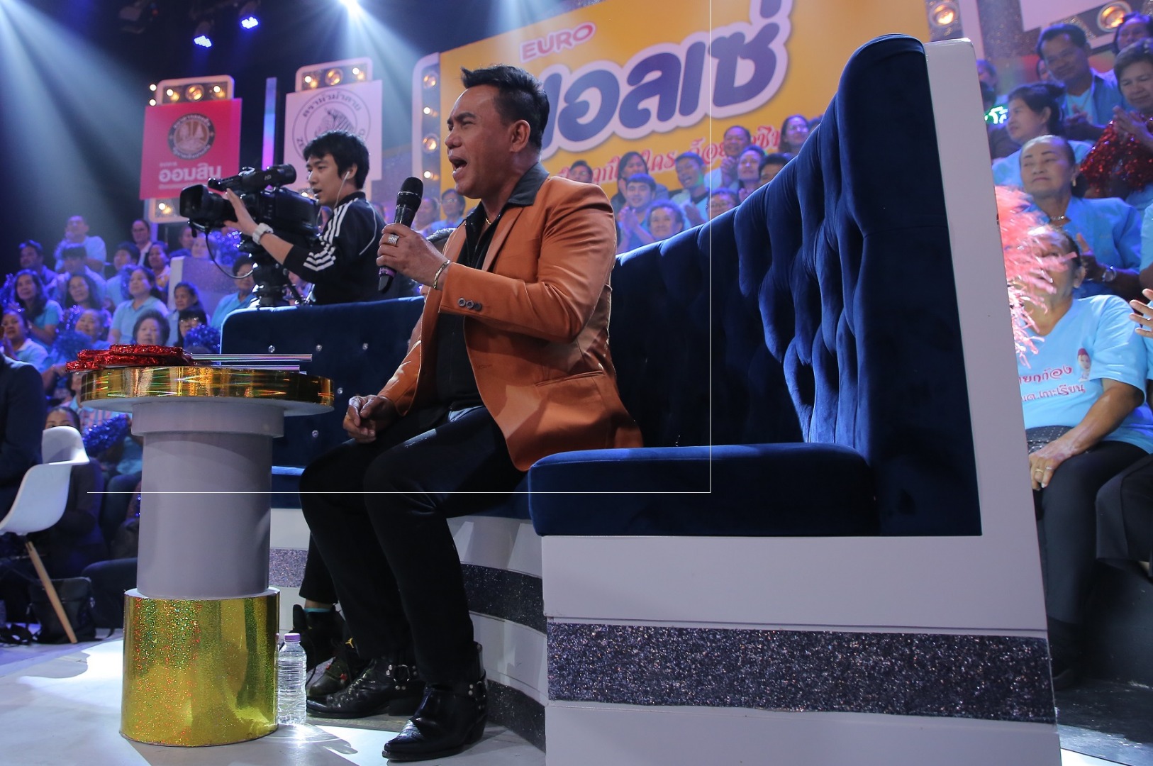  เสรี รุ่งสว่าง กิ๊กดู๋