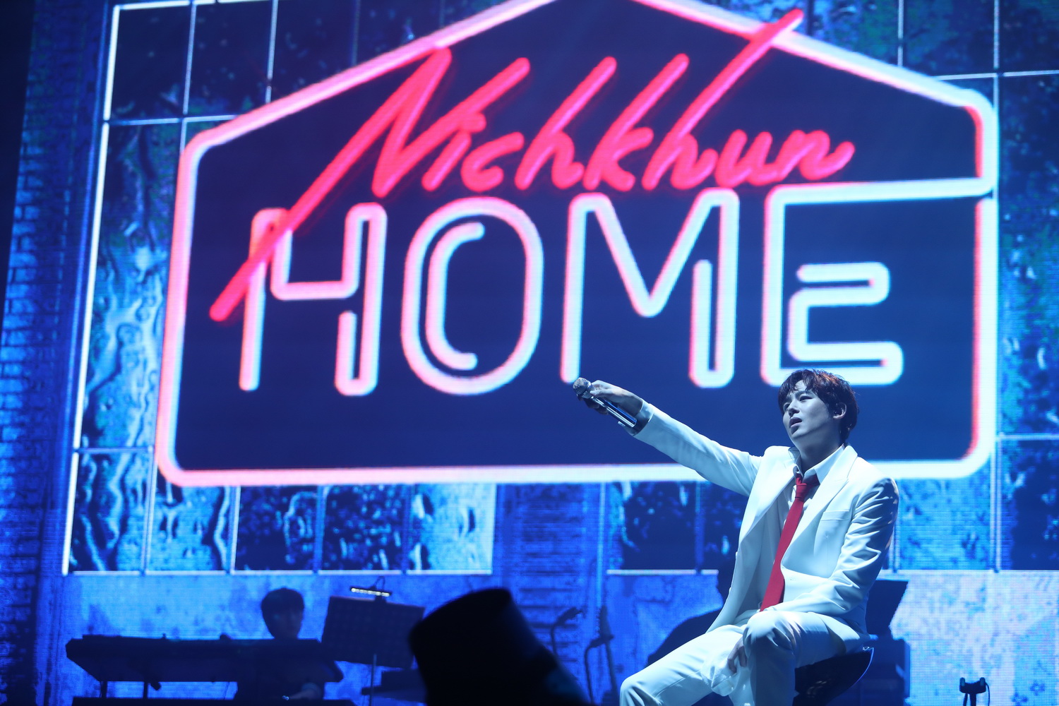 NICHKHUN SOLO CONCERT ‘HOME’ IN BANGKOK with Dr.Jill