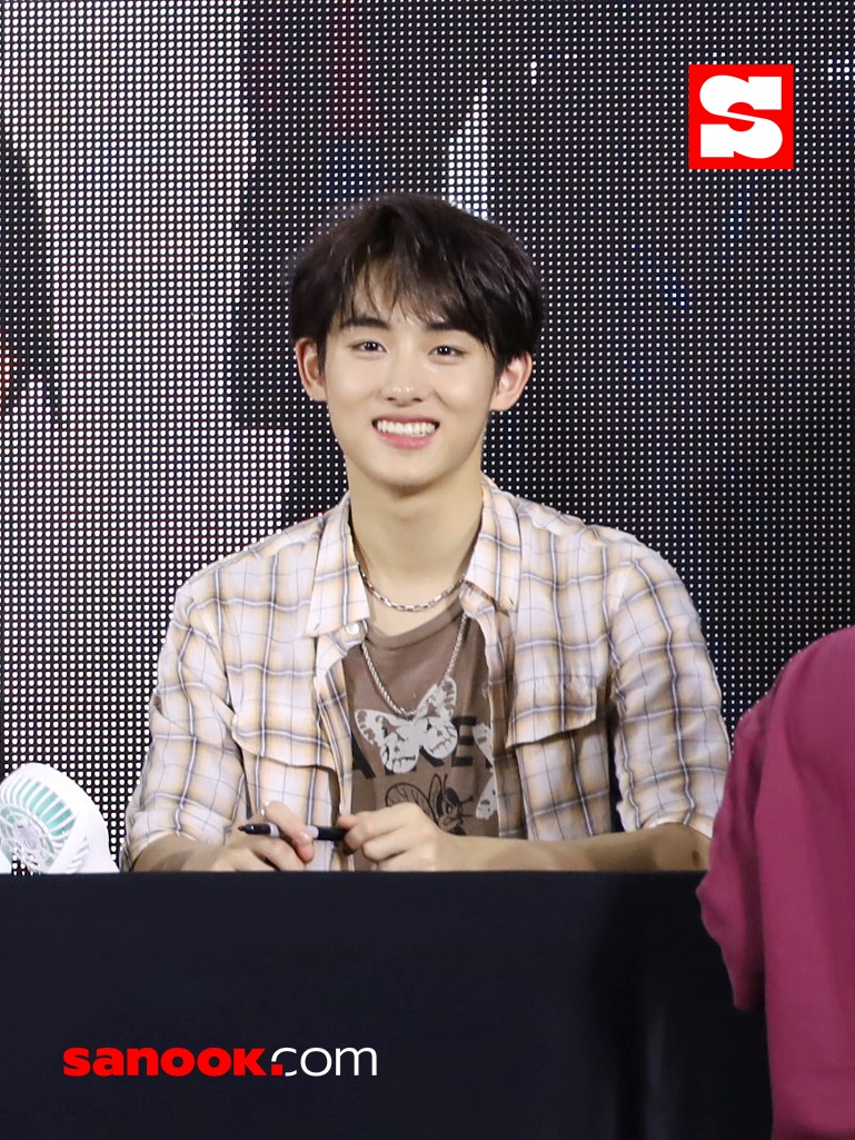 WayV 'Take Over The Moon' The 1st Fan Signing Event in BANGKOK