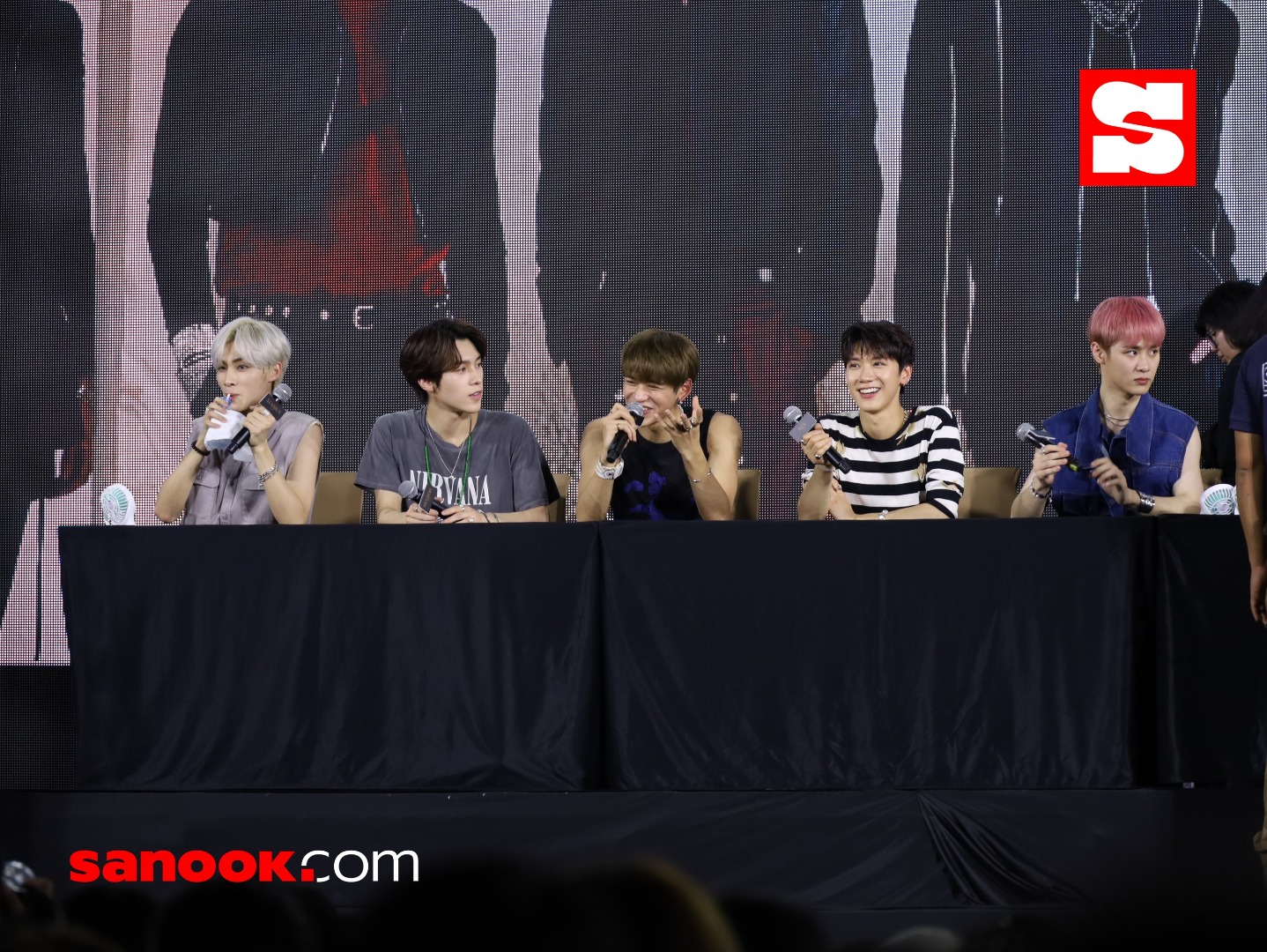 WayV 'Take Over The Moon' The 1st Fan Signing Event in BANGKOK