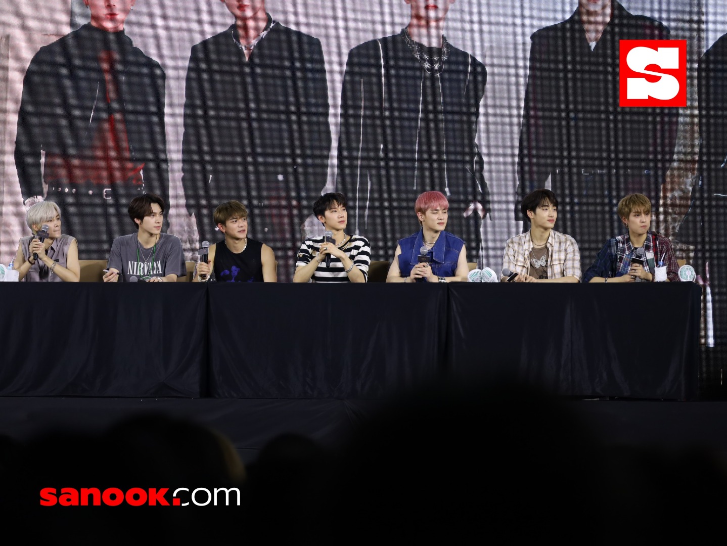 WayV 'Take Over The Moon' The 1st Fan Signing Event in BANGKOK