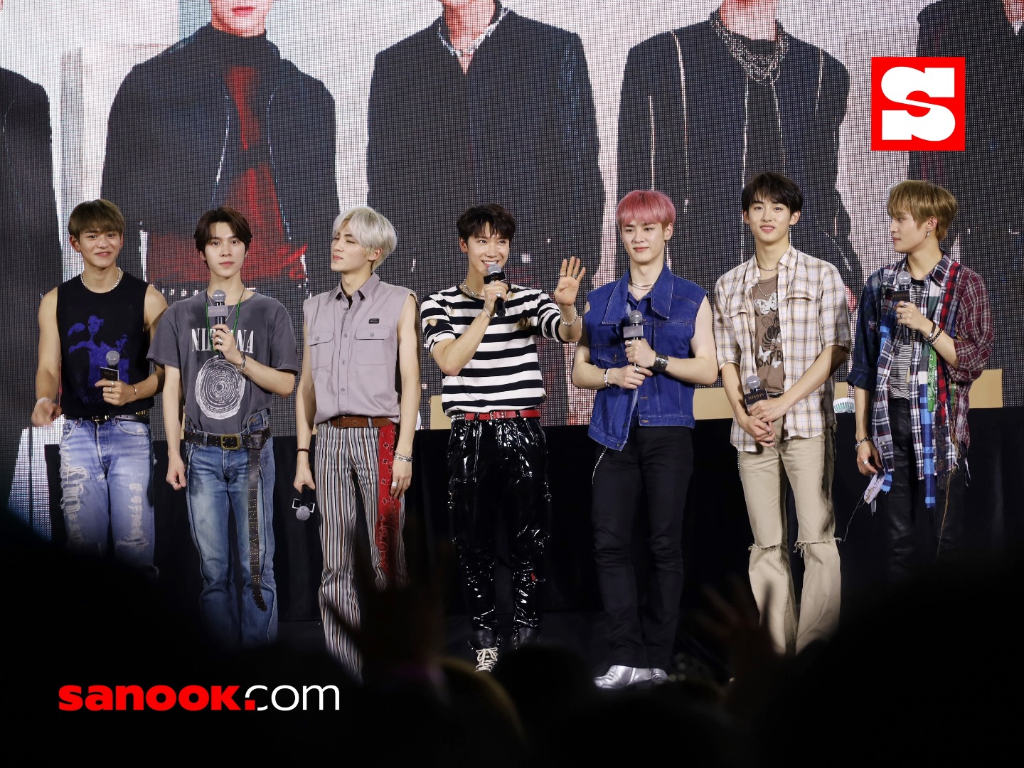 WayV 'Take Over The Moon' The 1st Fan Signing Event in BANGKOK