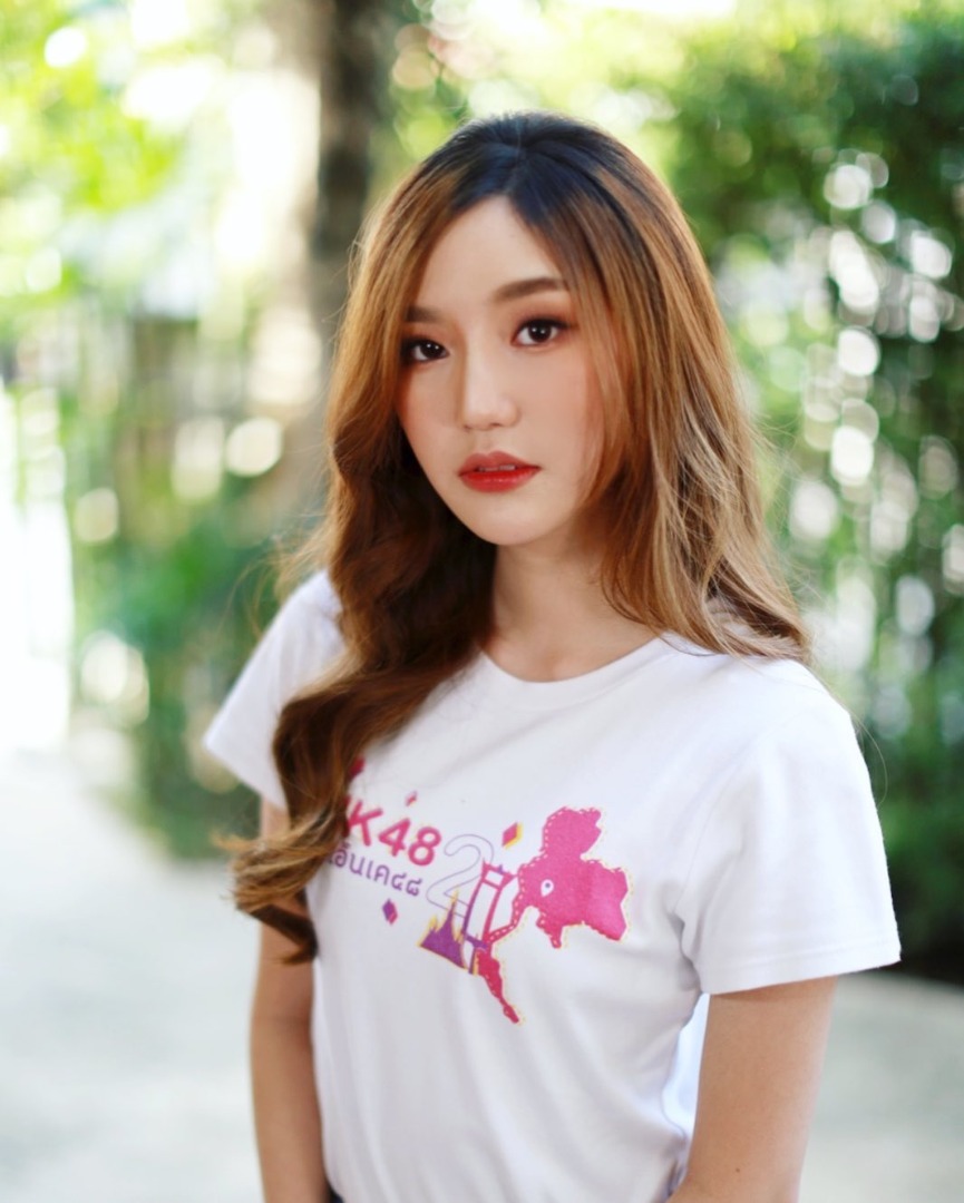 แนทเธอรีน BNK48 