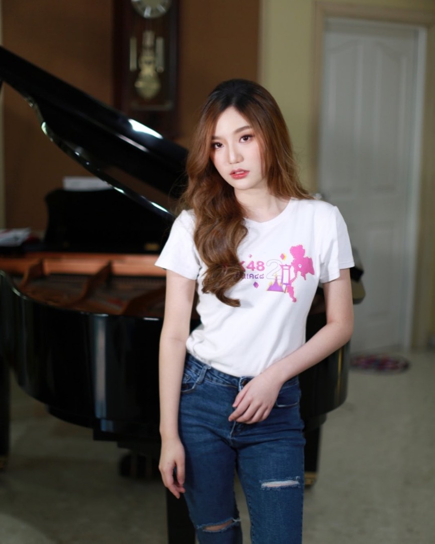 แนทเธอรีน BNK48