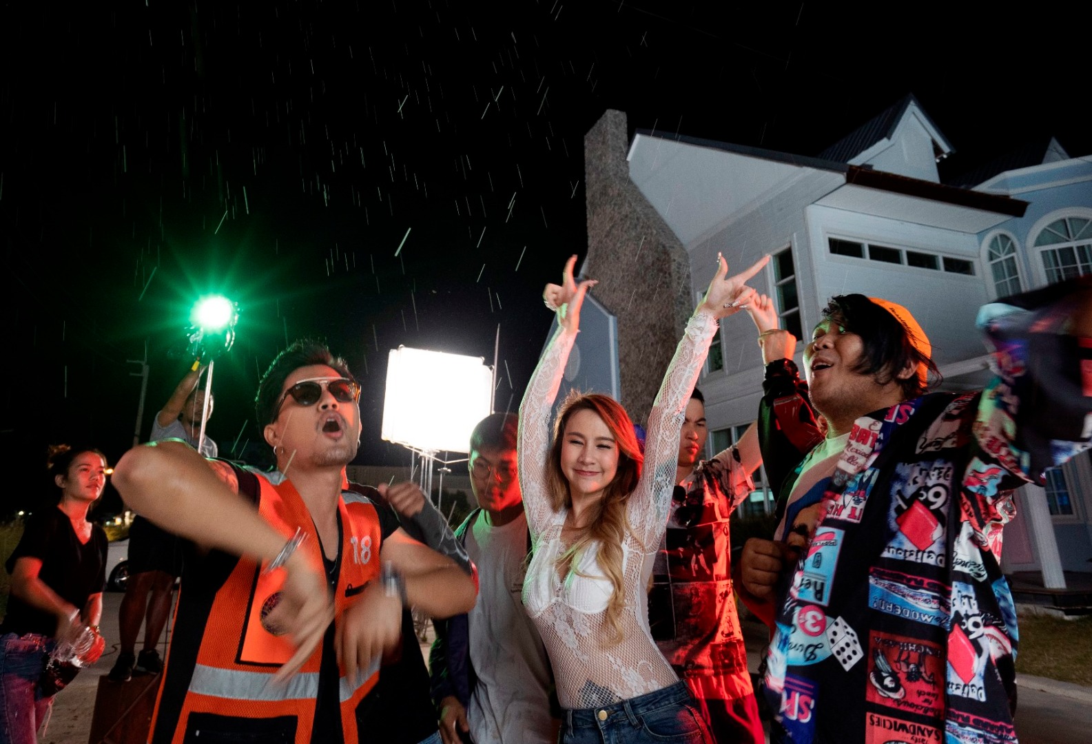 เบื้องหลังเอ็มวี ขายบริการ - ต๊กโต 