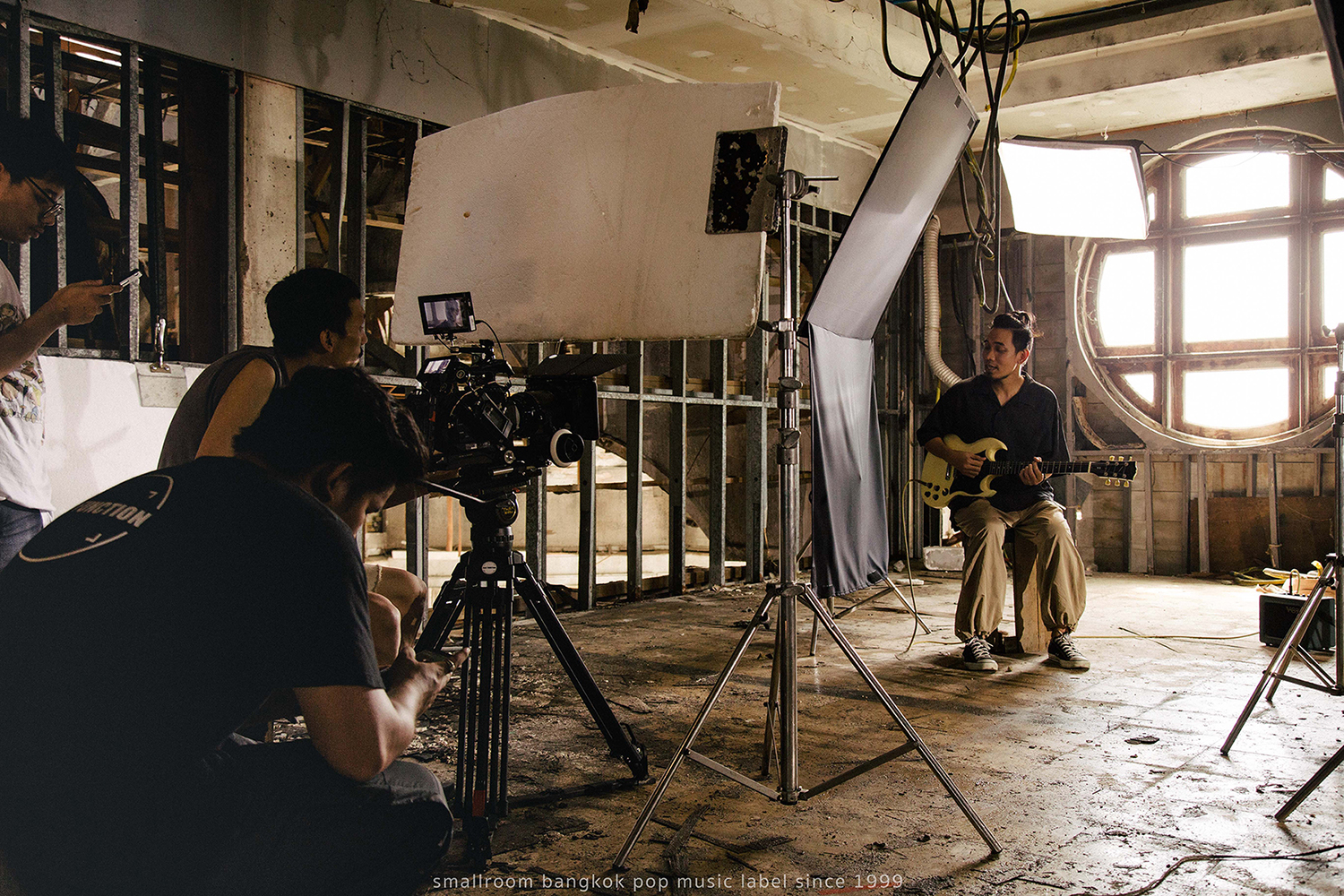 ไวรัสโคโรนา: เจ Penguin Villa กักตัว 14 วัน หลังร่วมงาน เป๊ก ผลิตโชค