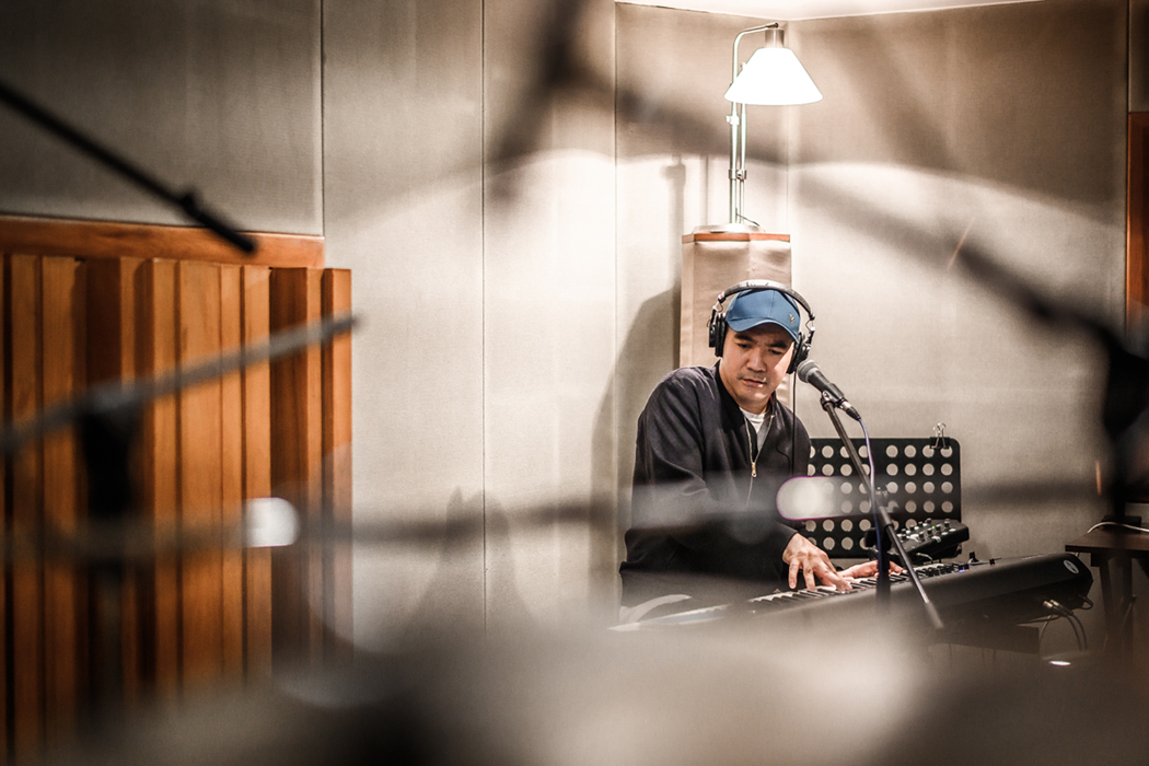 กลิ่นอายญี่ปุ่น-เกาหลี! “แอบฝันดี” เพลงใหม่แสนโรแมนติกจาก “OME” และ “ตุ๊กตา จมาพร”