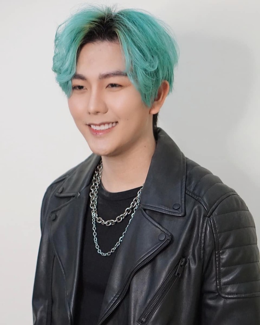 แบงค์ อภิวัตร