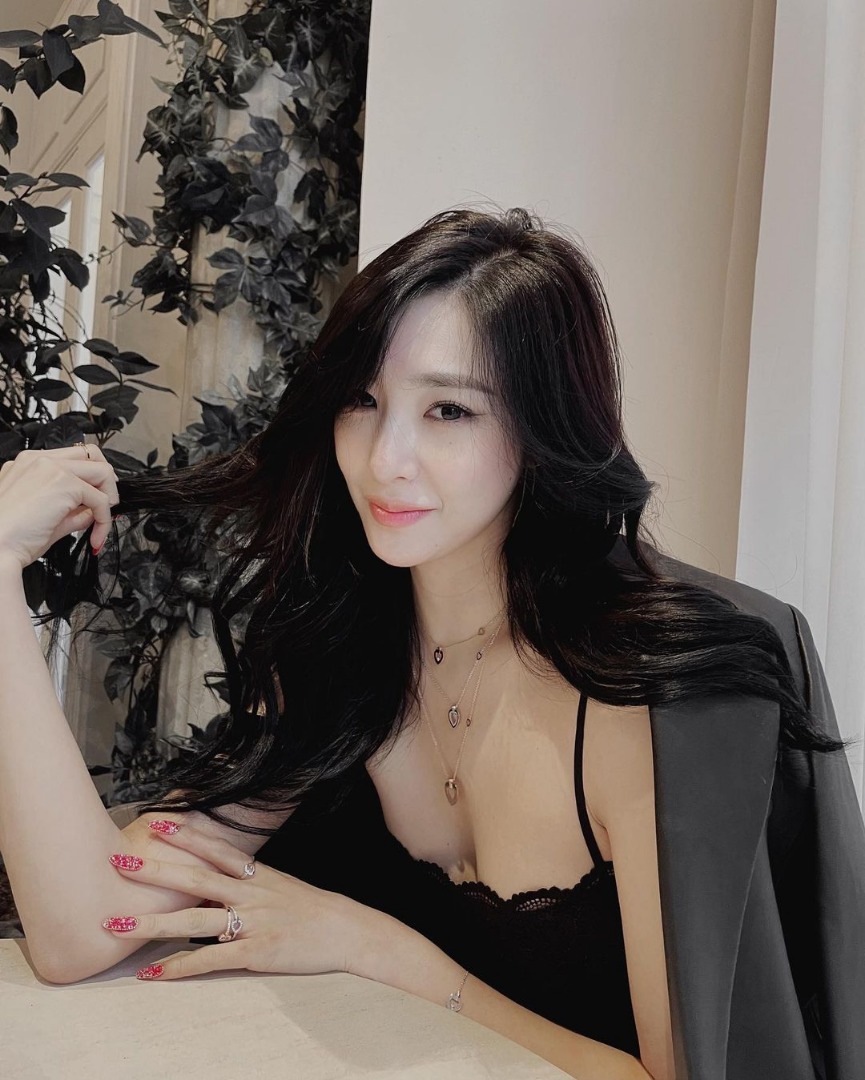 ทิฟฟานี่ ยัง (Tiffany Young )