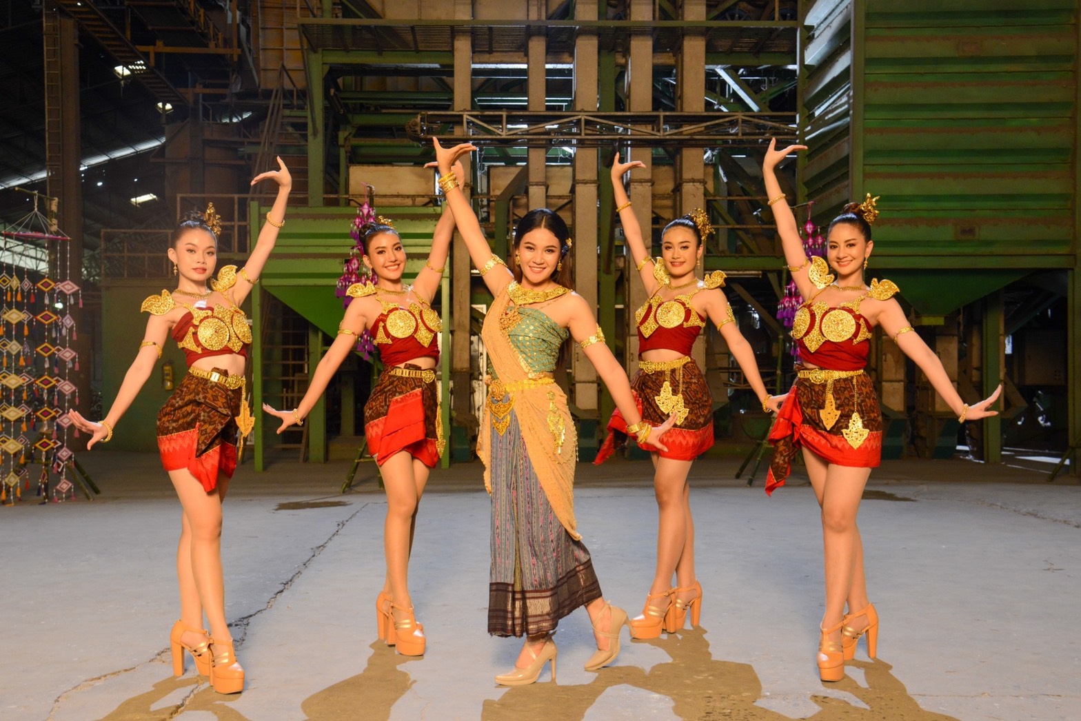 เวียง นฤมล