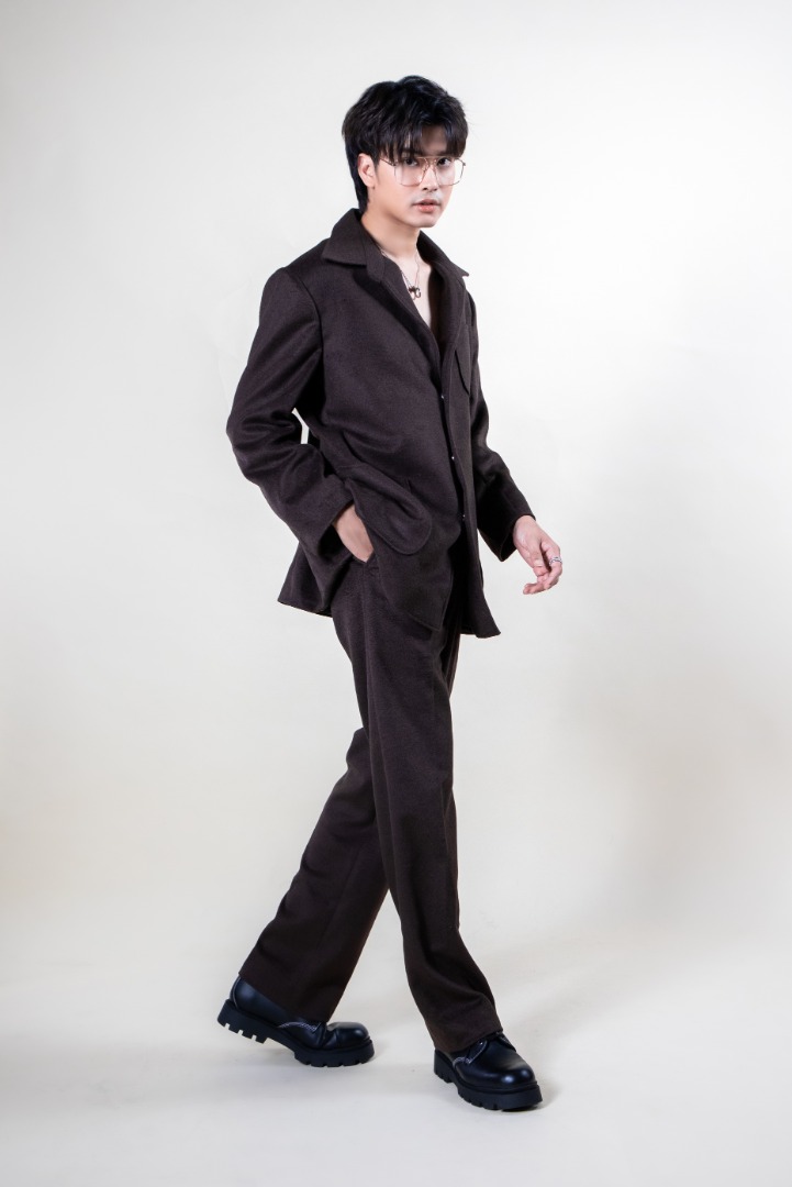 นนท์ ธนนท์ 