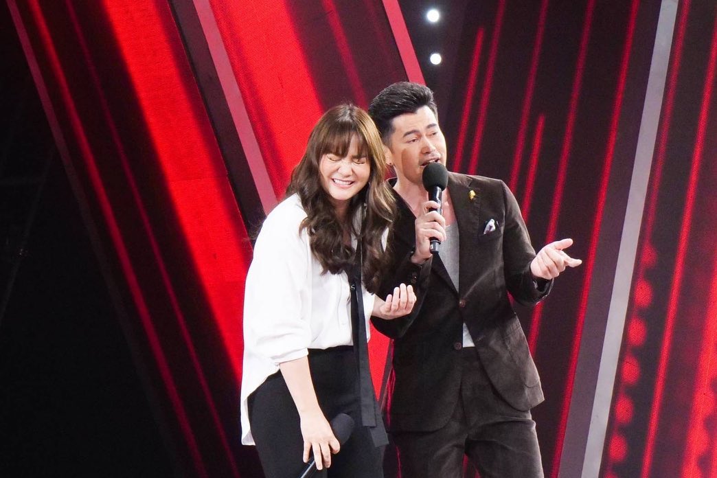 ร้องข้ามกำแพง 