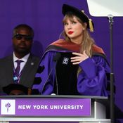 Taylor Swift Delivers New York University 2022 Commencement Address