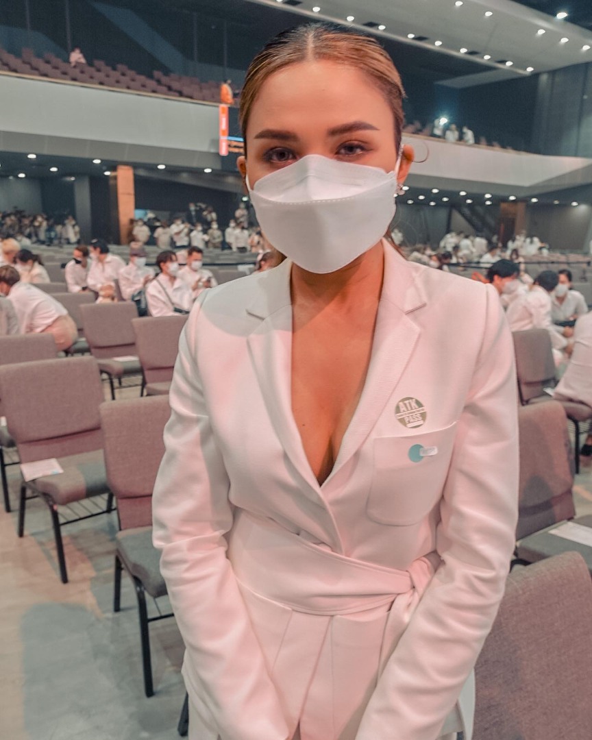 ตั๊กแตน ชลดา 