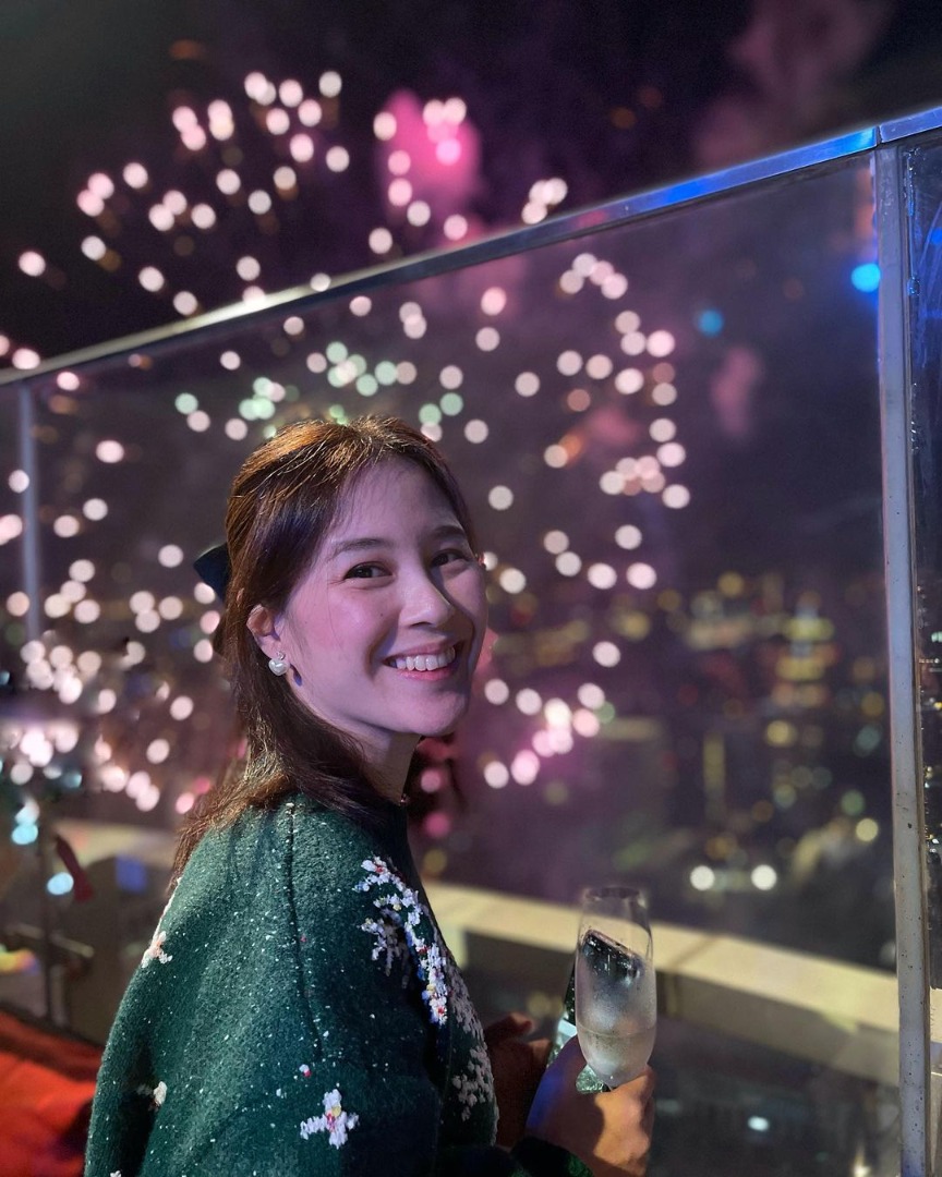 ตุ๊กตา จมาพร 